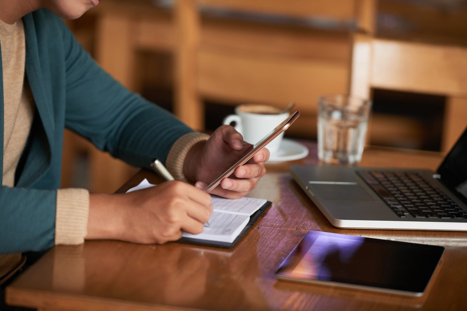 These CMS marketing violations cost agents their contracts every AEP. Learn the 3 rules agents break most and exactly how to stay compliant before October 15.
